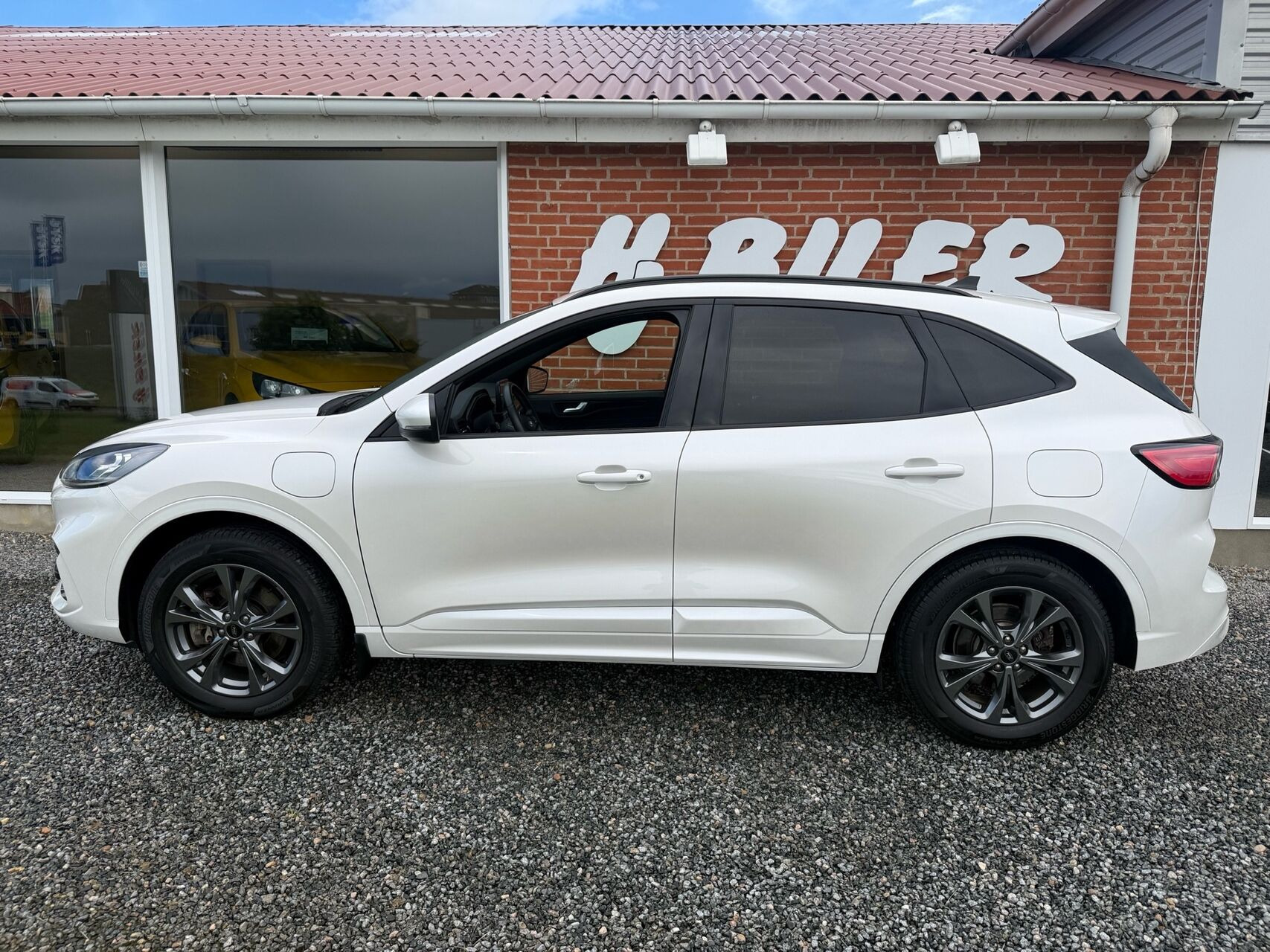Hvid Ford Kuga fra 2021
