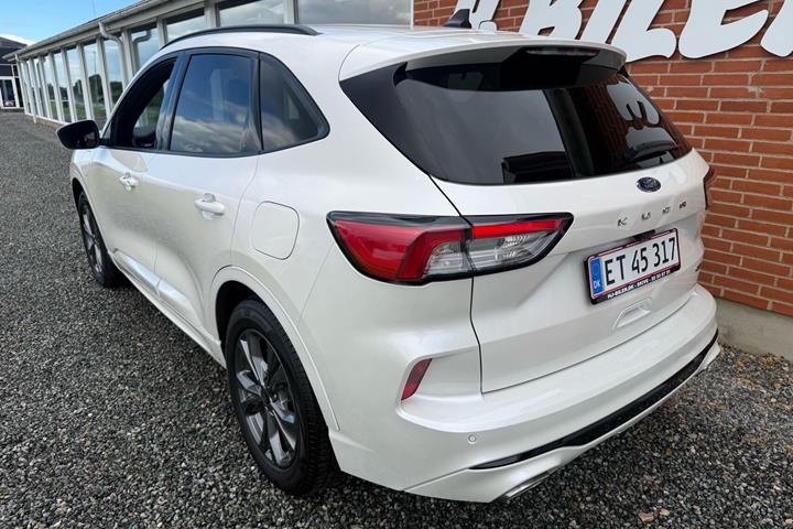 Hvid Ford Kuga fra 2021