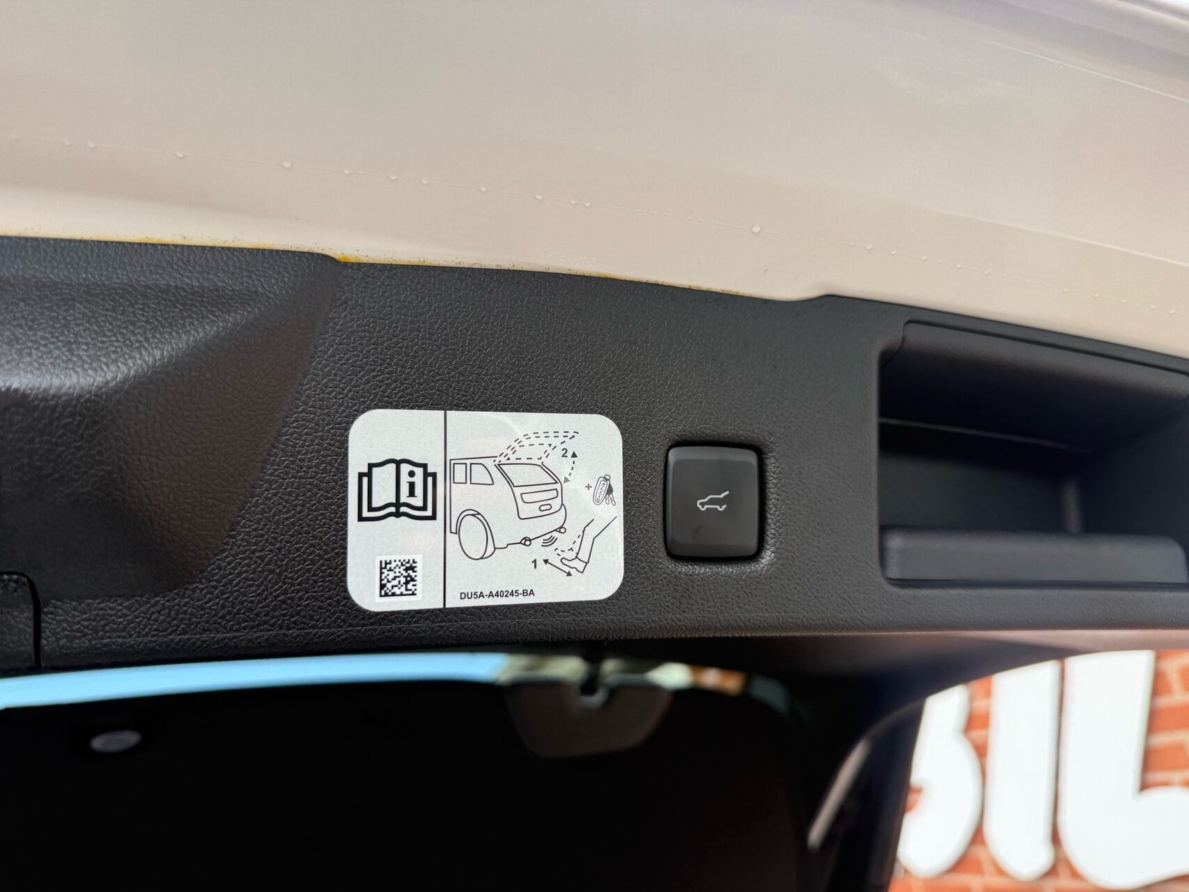 Hvid Ford Kuga fra 2021