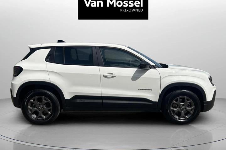 Hvid Jeep Avenger fra 2025