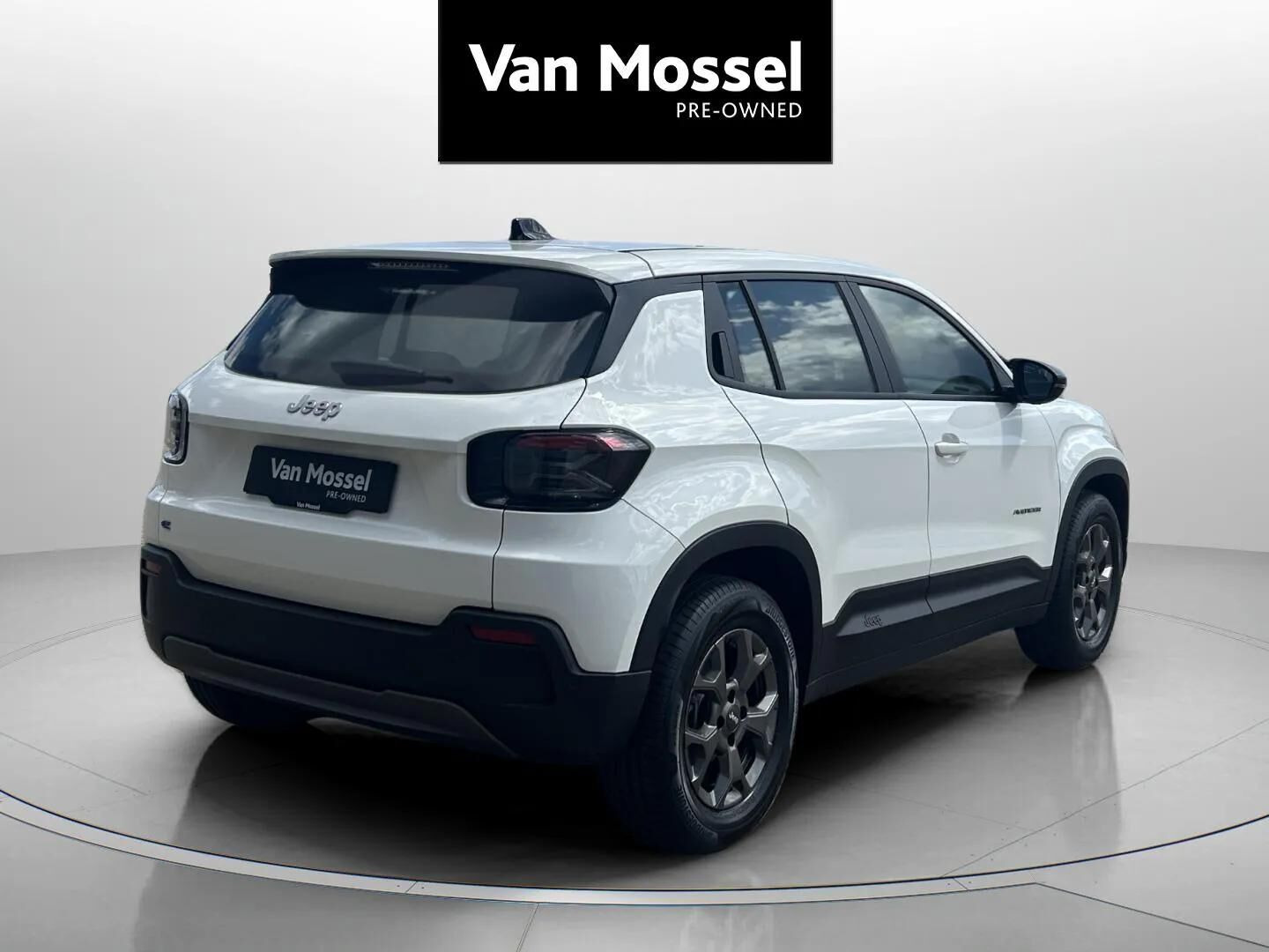 Hvid Jeep Avenger fra 2025