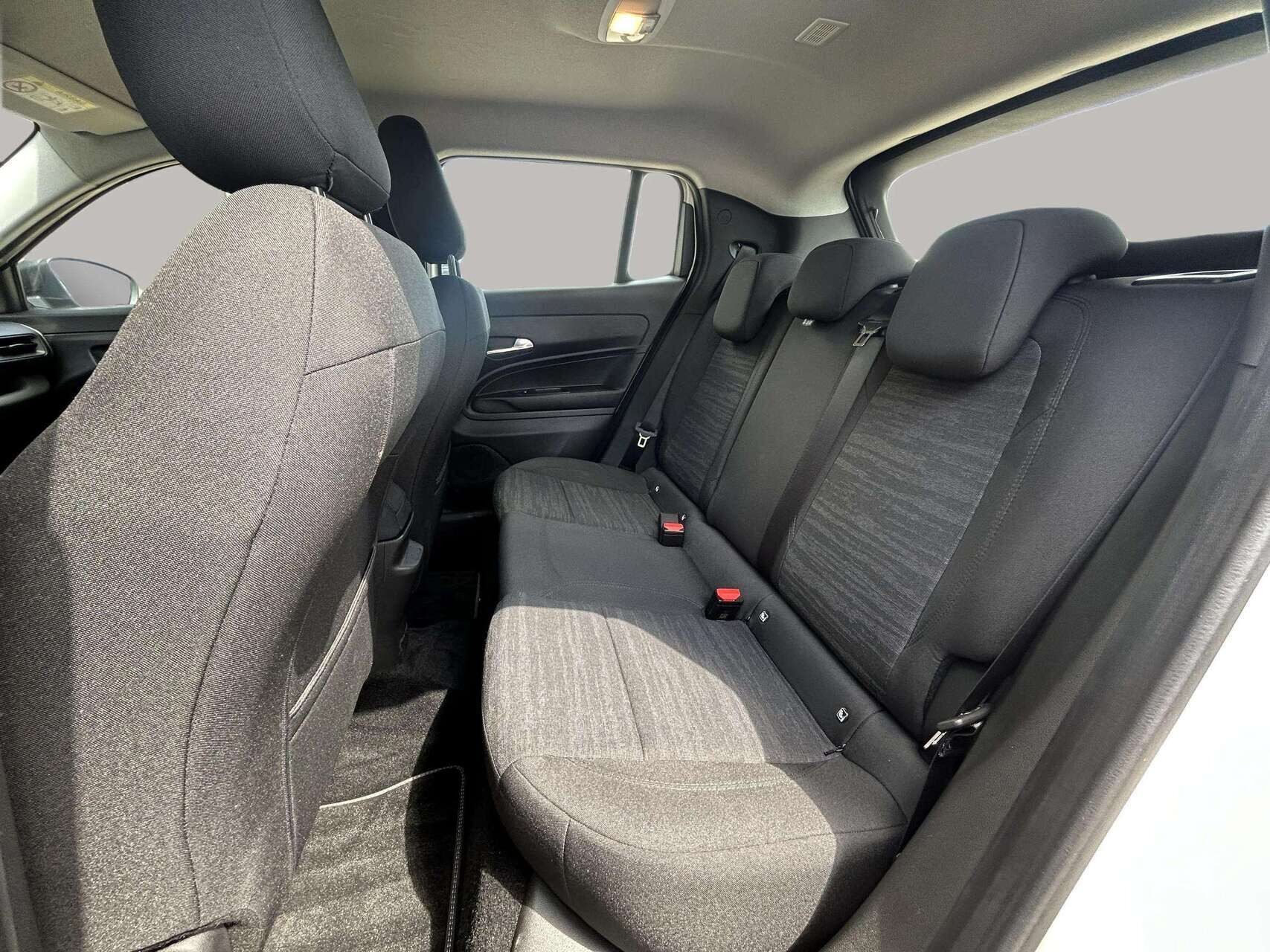 Hvid Jeep Avenger fra 2025