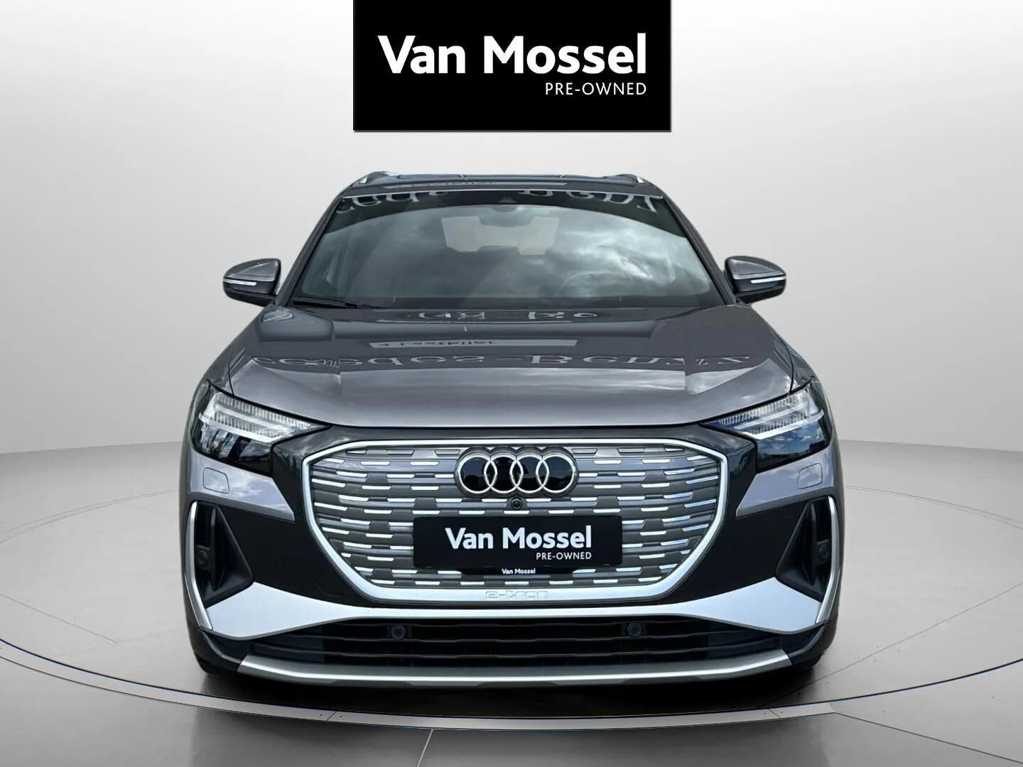 Grå Audi Q4 fra 2022