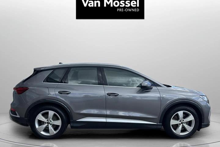 Grå Audi Q4 fra 2022