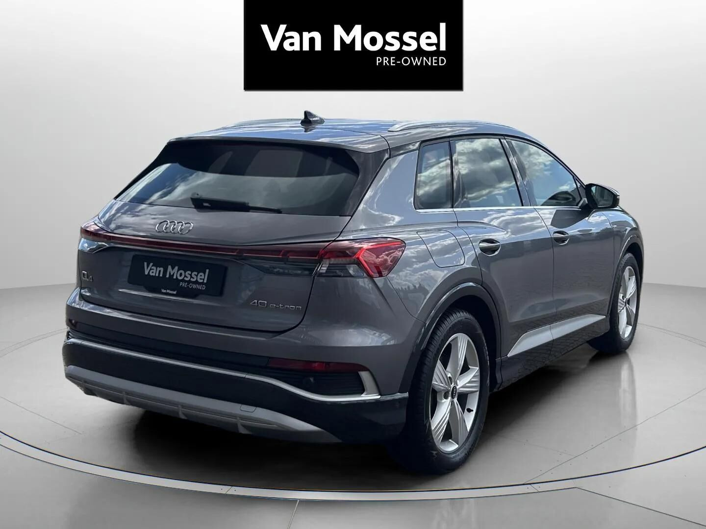 Grå Audi Q4 fra 2022