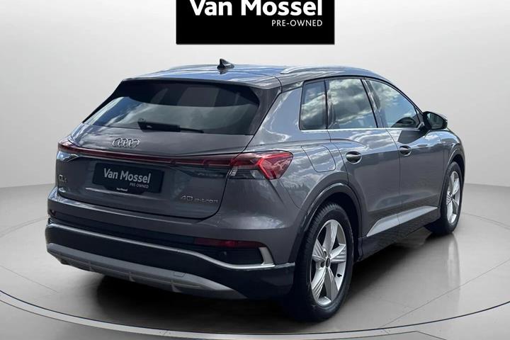 Grå Audi Q4 fra 2022