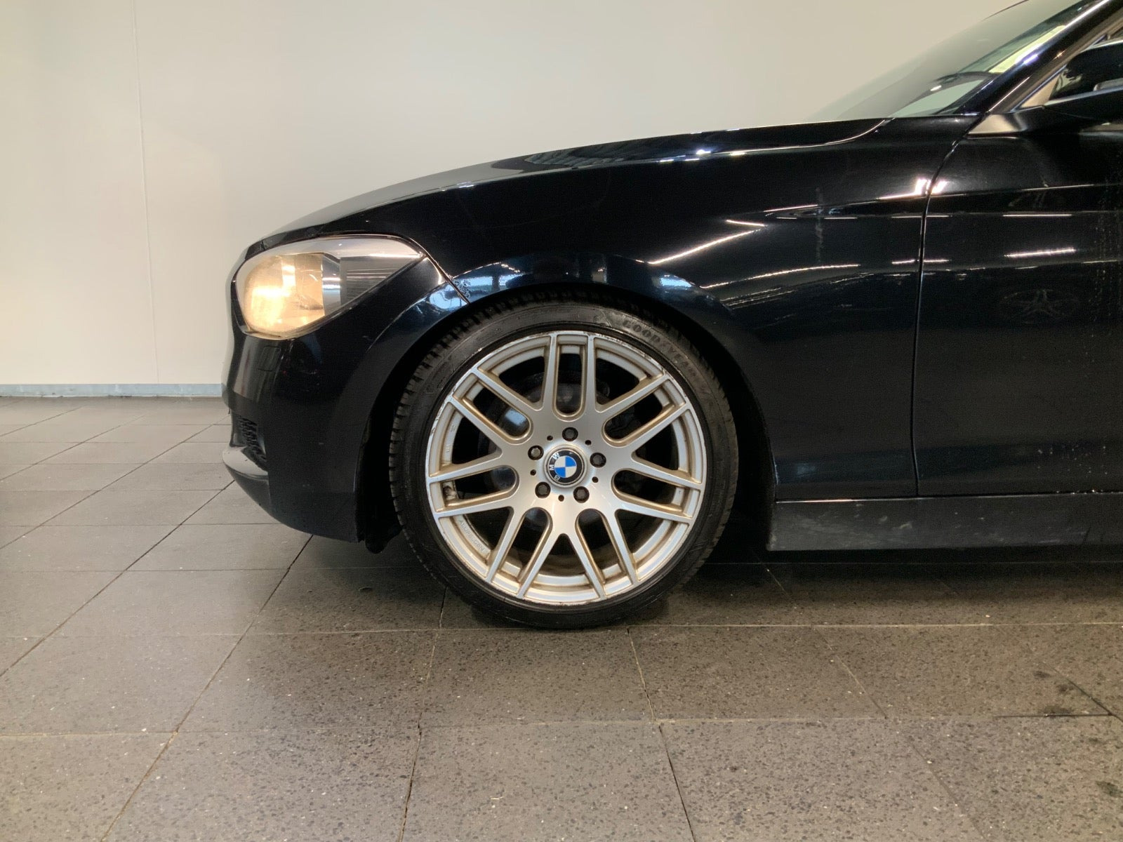 Sort BMW 118d fra 2014