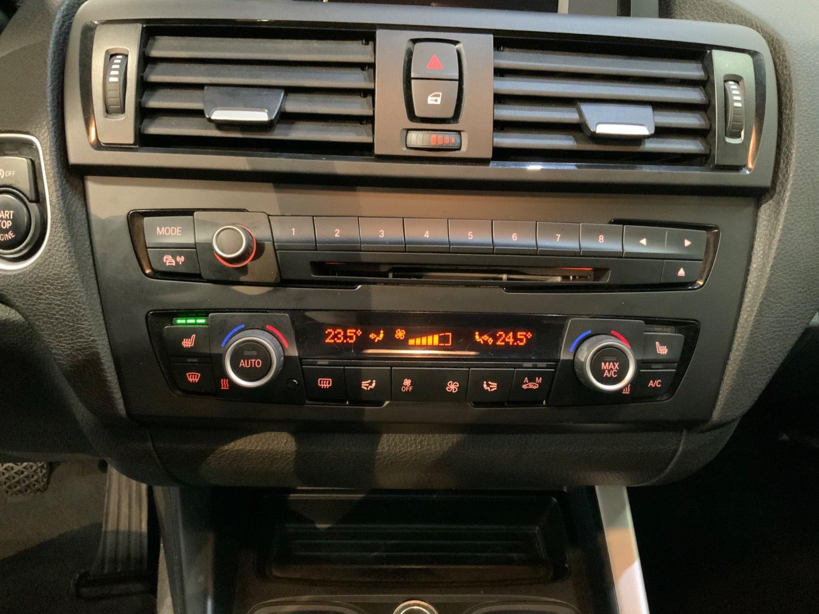 Sort BMW 118d fra 2014