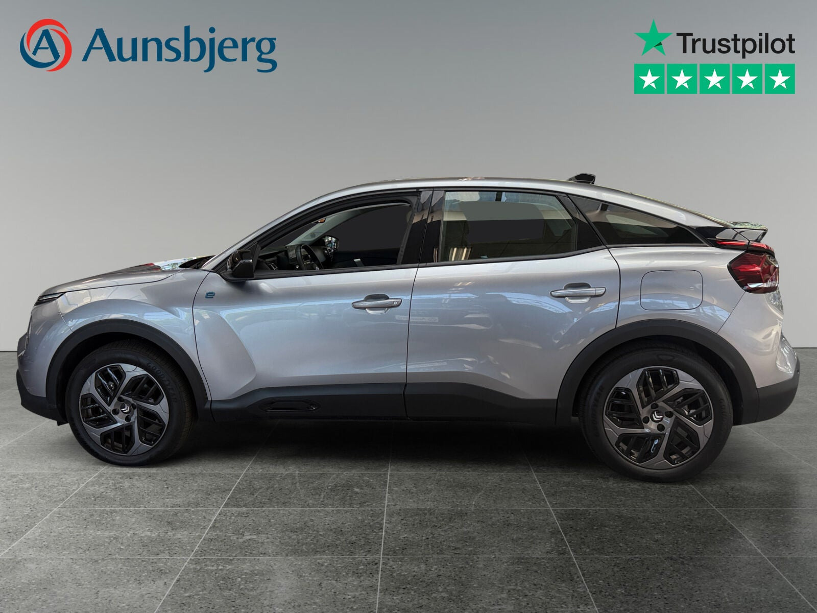 Grå Citroën ë-C4 fra 2024