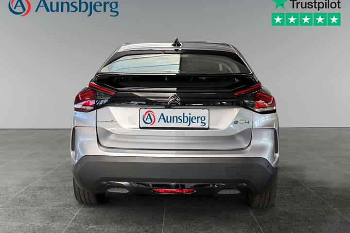 Grå Citroën ë-C4 fra 2024