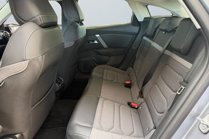 Grå Citroën ë-C4 fra 2024