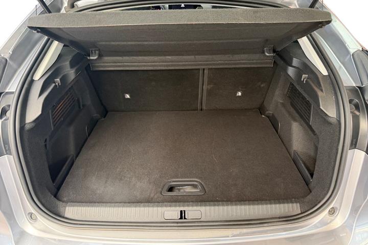 Grå Citroën ë-C4 fra 2024