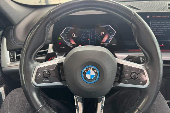 Hvid BMW iX1 fra 2023