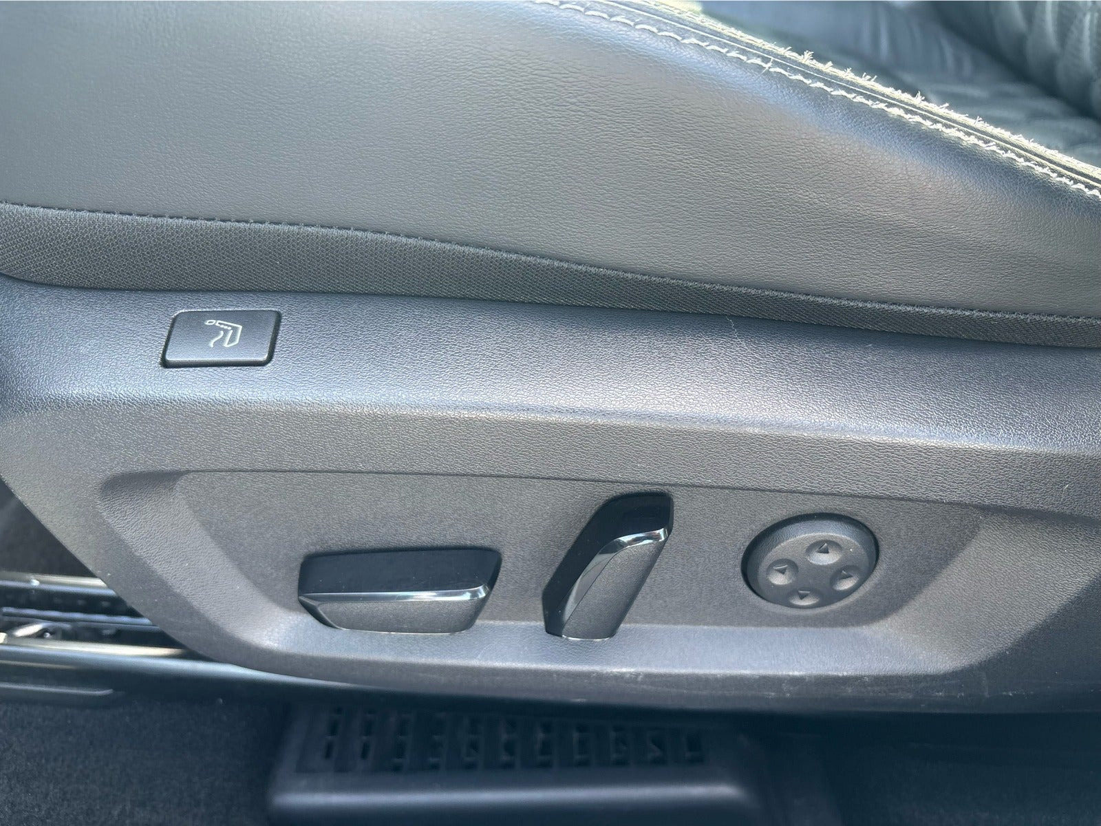 Hvid Nissan Qashqai fra 2021
