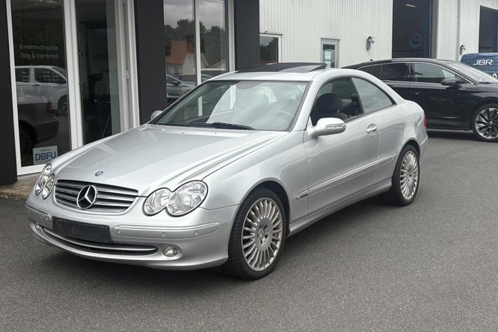 Sølv Mercedes CLK200 fra 2005