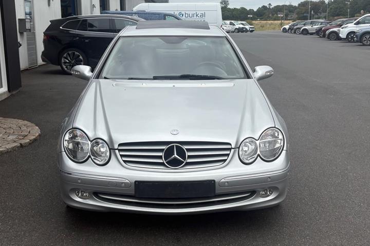 Sølv Mercedes CLK200 fra 2005