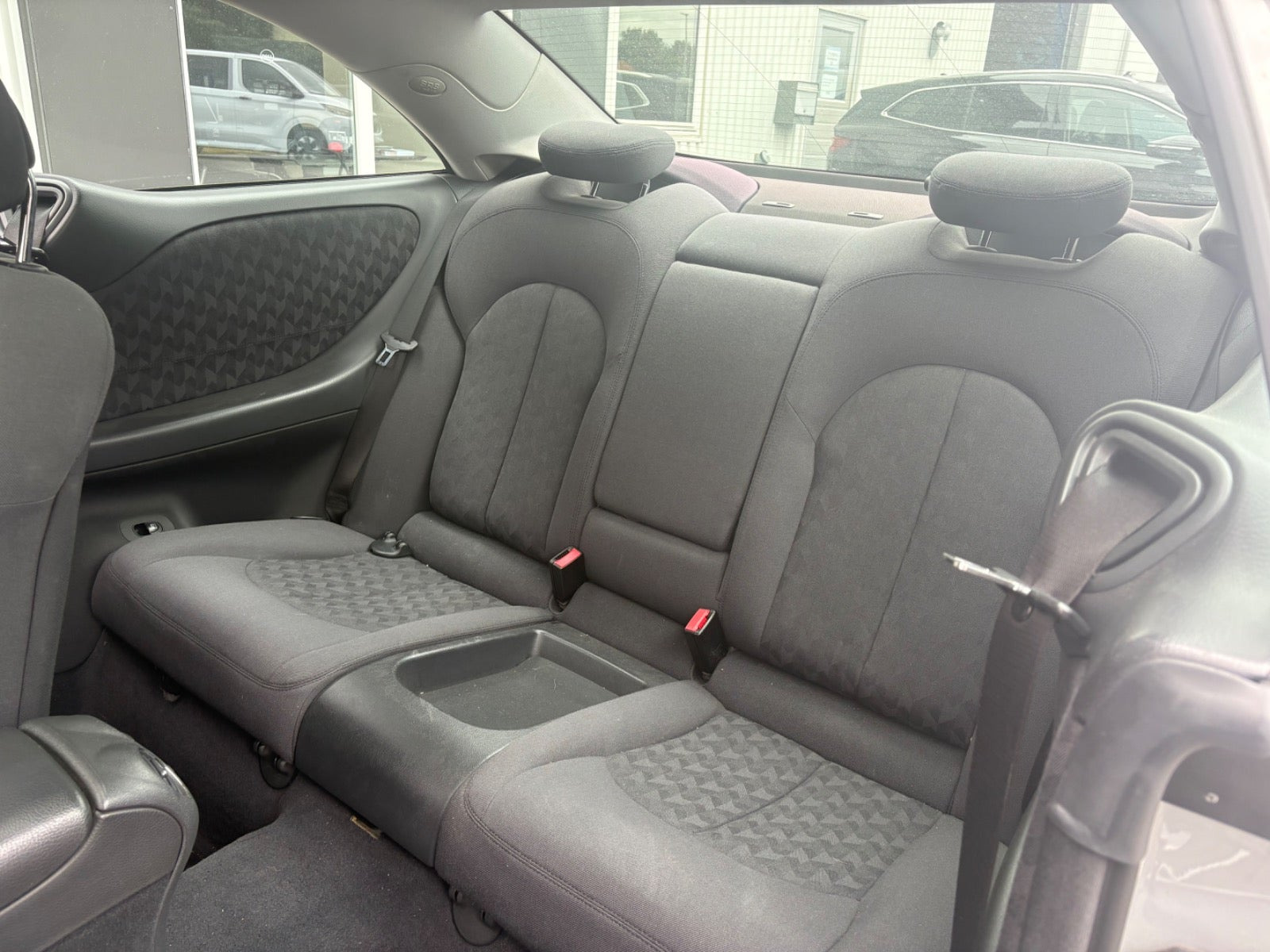 Sølv Mercedes CLK200 fra 2005