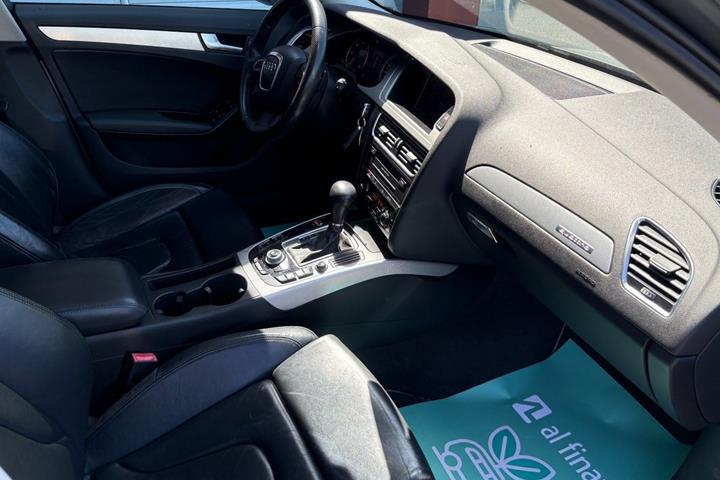 Grå Audi A4 Allroad fra 2009