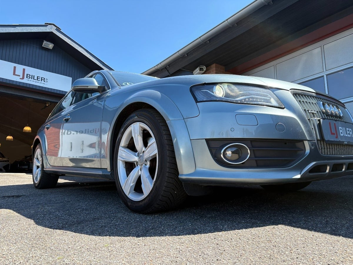 Grå Audi A4 Allroad fra 2009