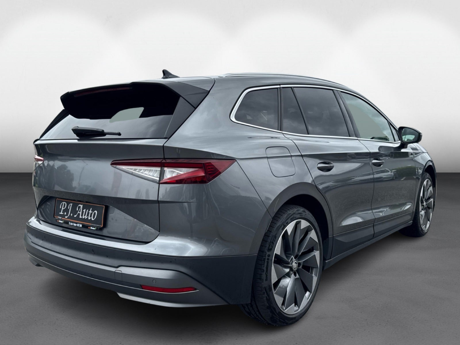 Grå Skoda Enyaq fra 2022