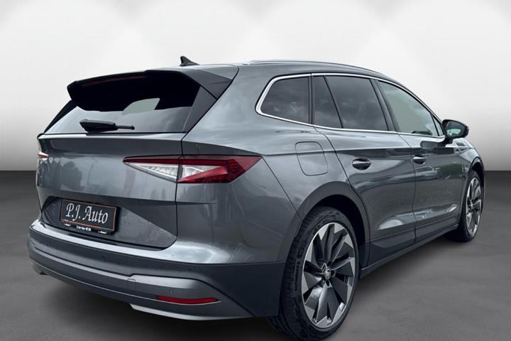 Grå Skoda Enyaq fra 2022