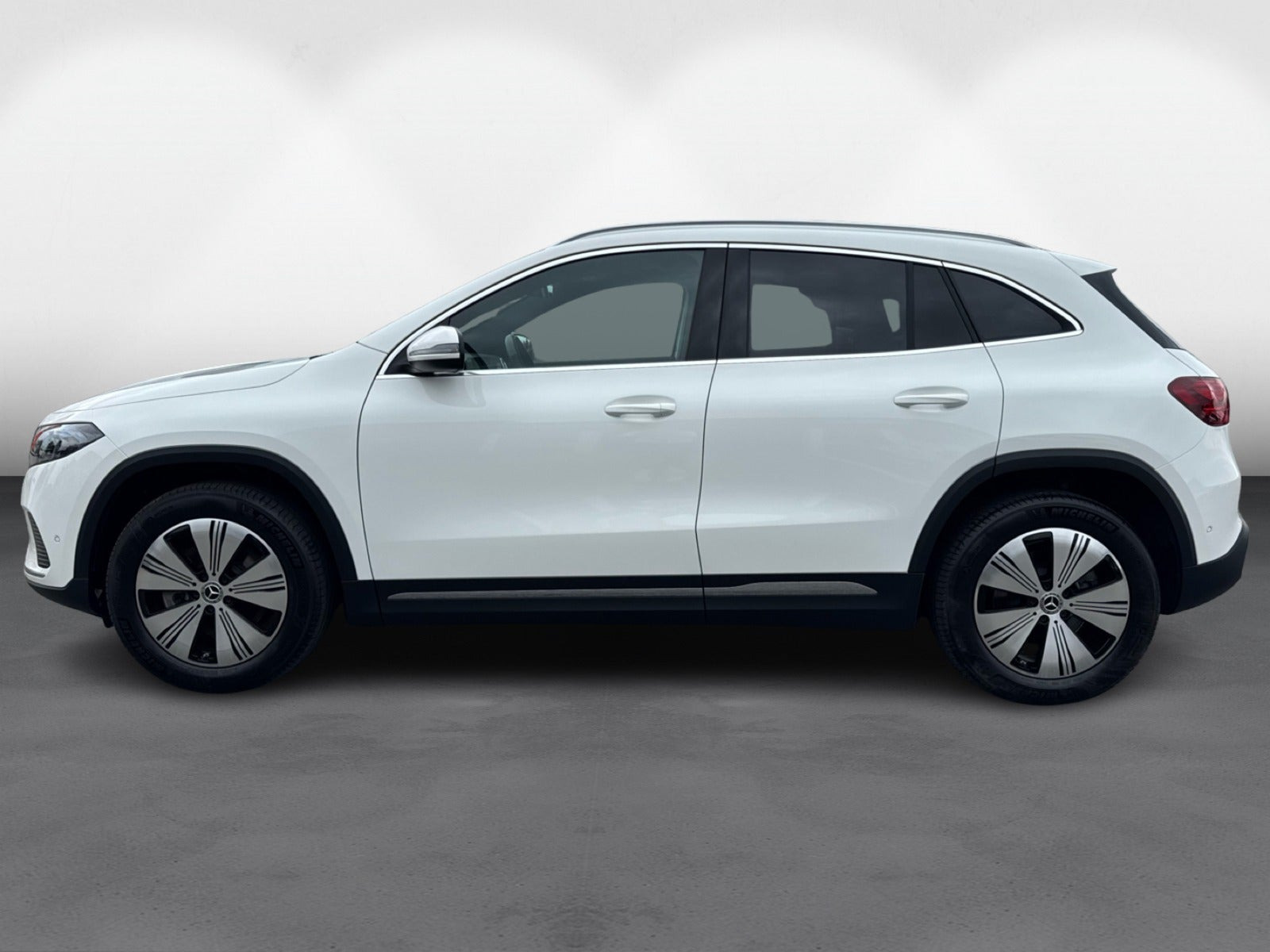 Hvid Mercedes EQA250 fra 2025