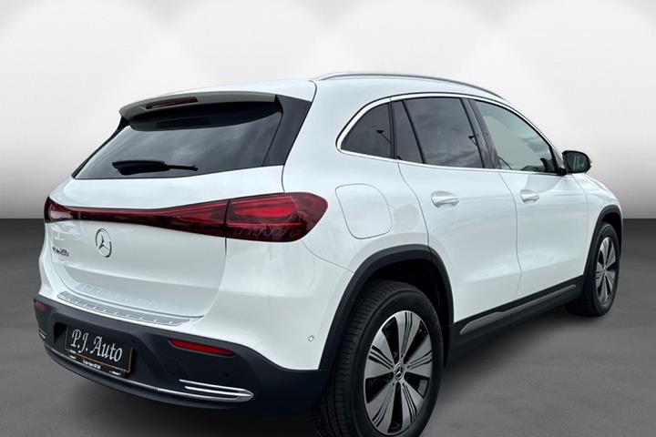 Hvid Mercedes EQA250 fra 2025