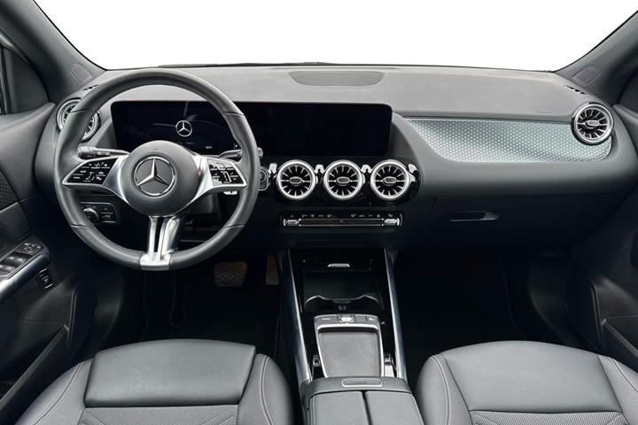Hvid Mercedes EQA250 fra 2025