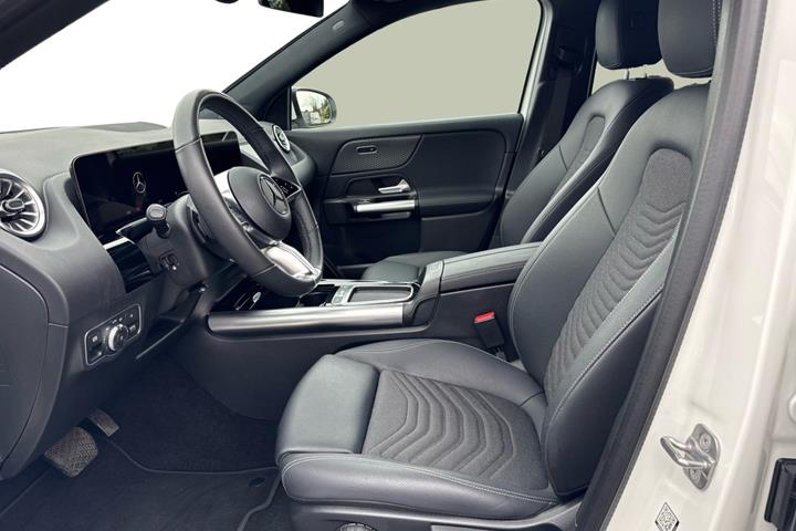 Hvid Mercedes EQA250 fra 2025