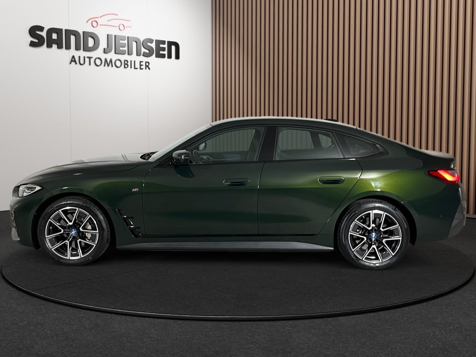 Grøn BMW i4 fra 2024