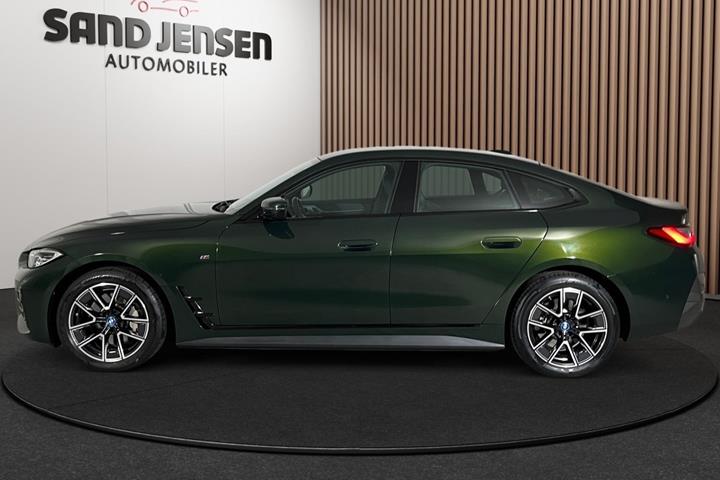 Grøn BMW i4 fra 2024