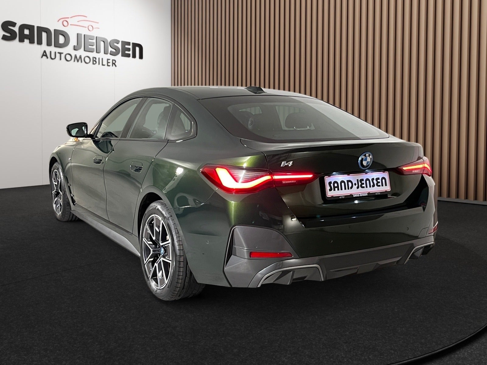 Grøn BMW i4 fra 2024