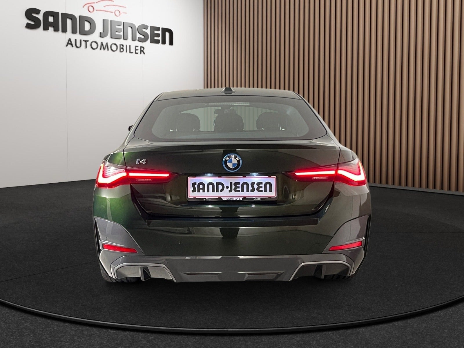 Grøn BMW i4 fra 2024