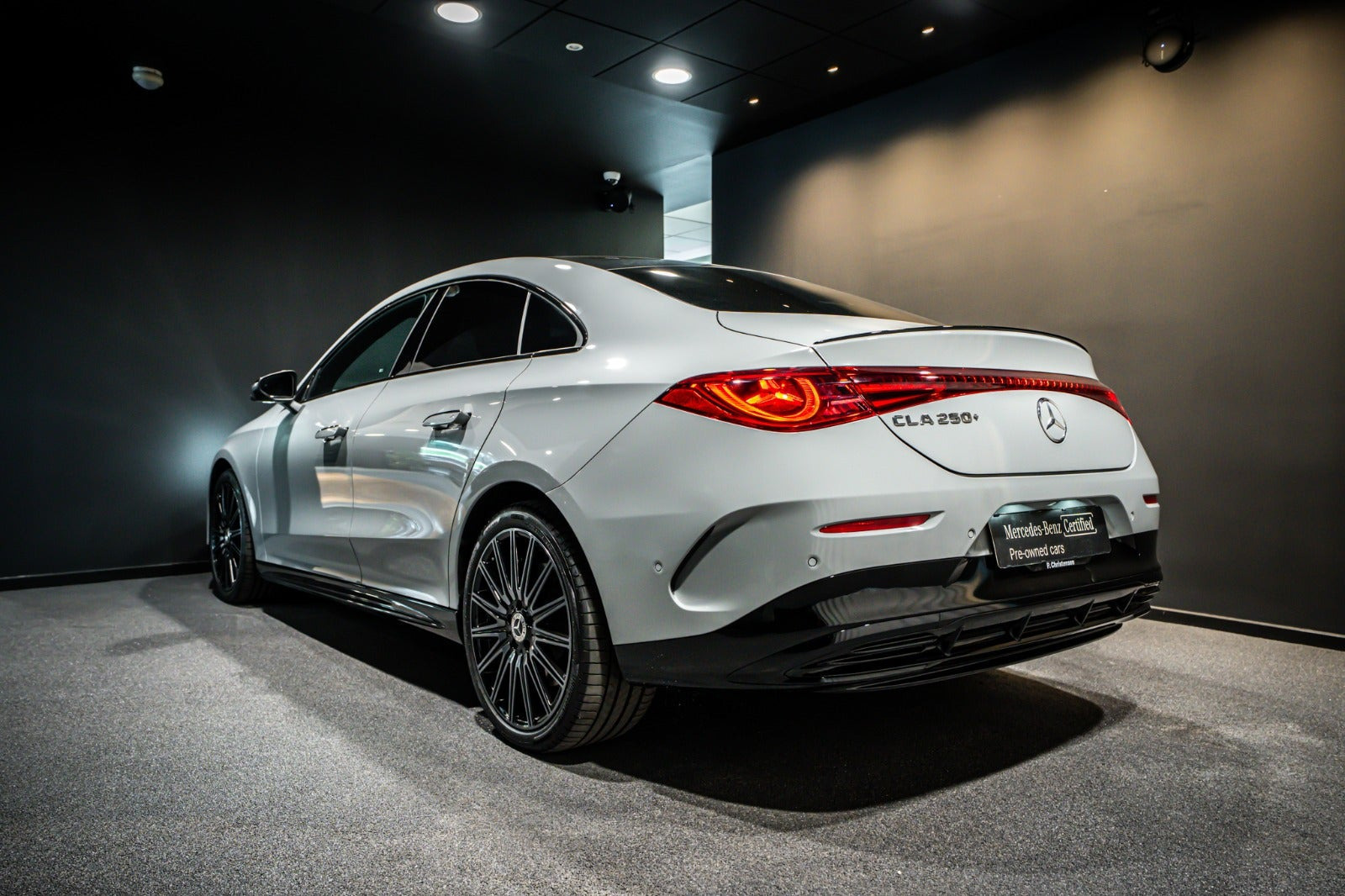 Grå Mercedes CLA250+ fra 2026