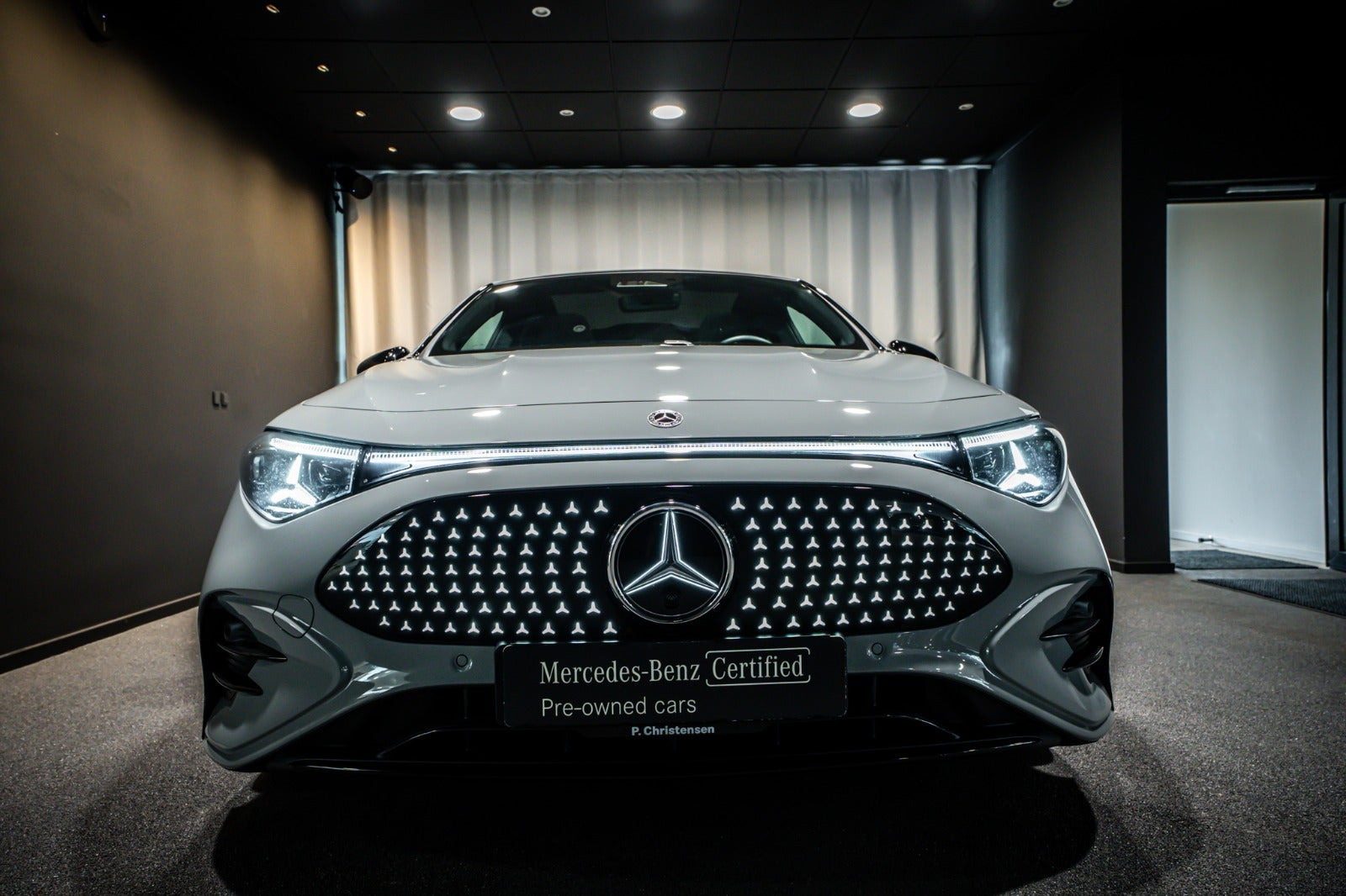 Grå Mercedes CLA250+ fra 2026