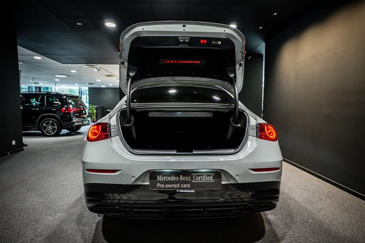 Grå Mercedes CLA250+ fra 2026