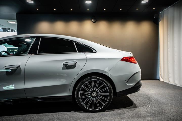 Grå Mercedes CLA250+ fra 2026
