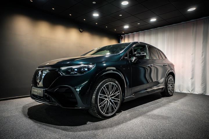 Grøn Mercedes EQE350 SUV fra 2026 set udefra