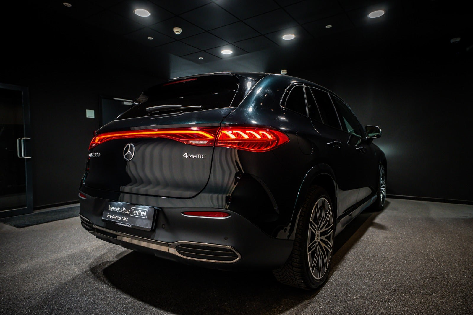 Grøn Mercedes EQE350 SUV fra 2026