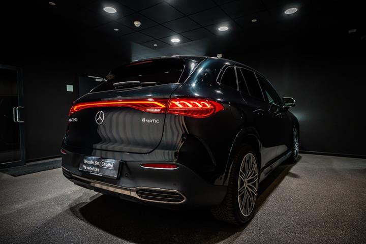 Grøn Mercedes EQE350 SUV fra 2026