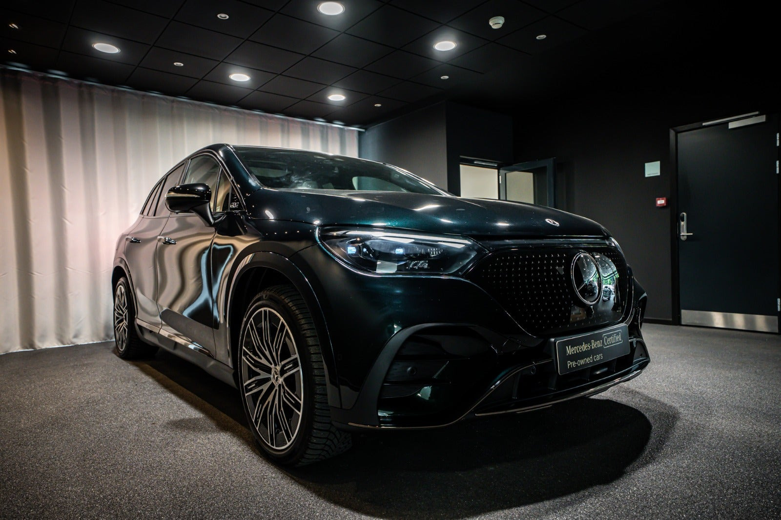 Grøn Mercedes EQE350 SUV fra 2026