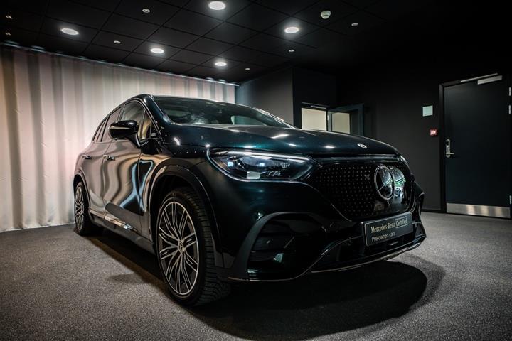 Grøn Mercedes EQE350 SUV fra 2026