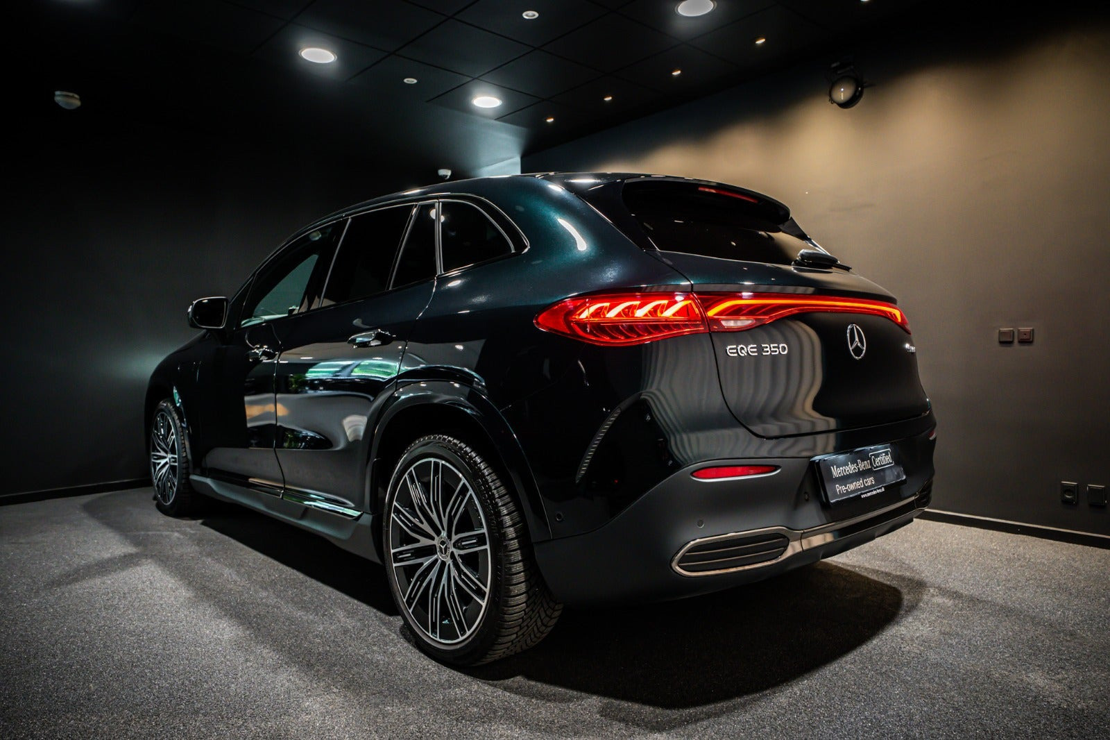 Grøn Mercedes EQE350 SUV fra 2026