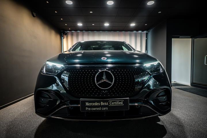 Grøn Mercedes EQE350 SUV fra 2026