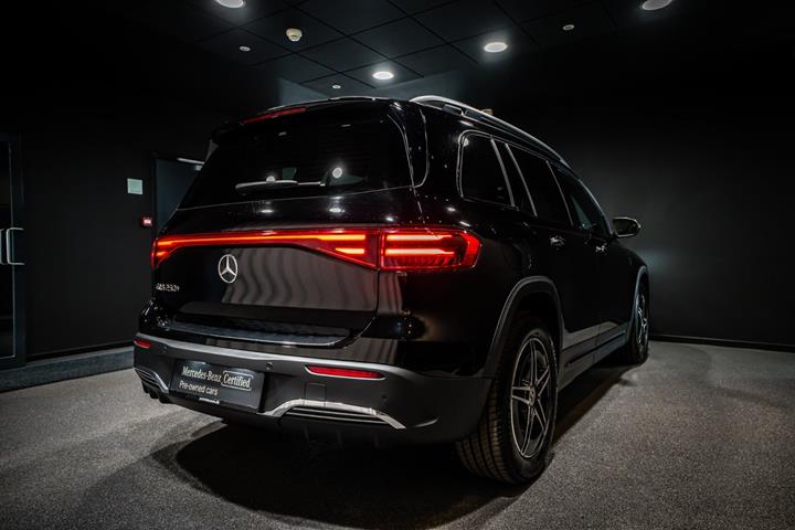 Sort Mercedes EQB250+ fra 2026