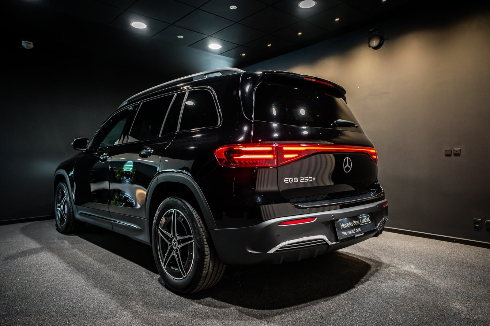 Sort Mercedes EQB250+ fra 2026