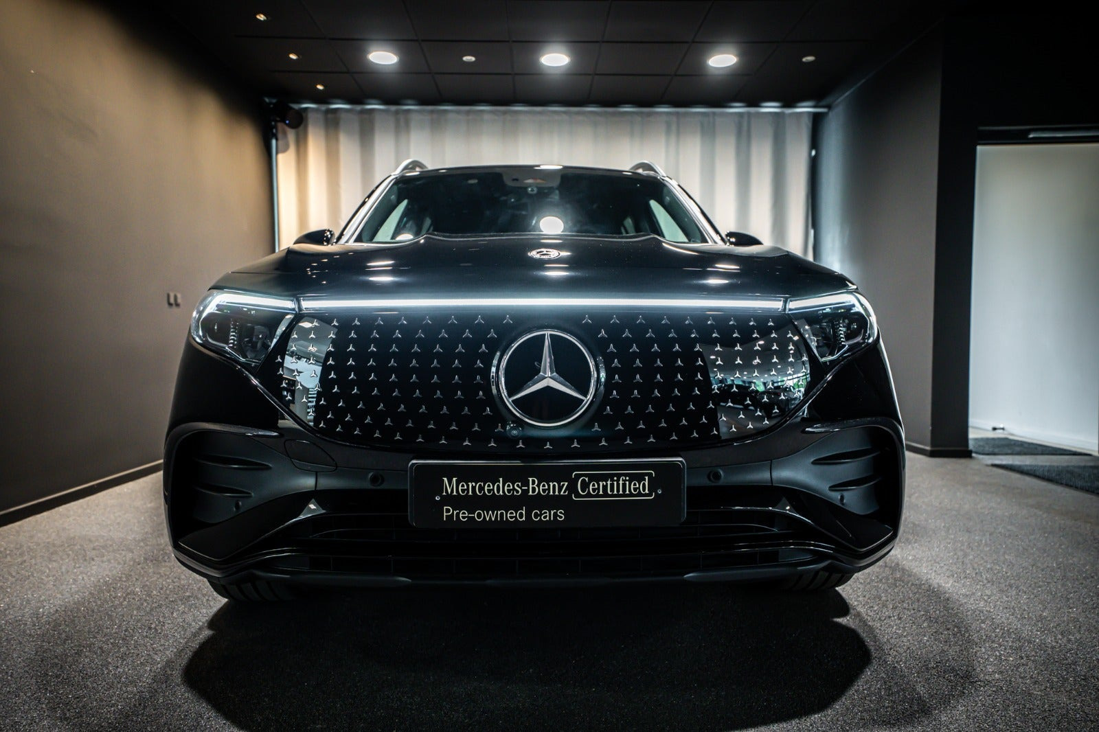 Sort Mercedes EQB250+ fra 2026