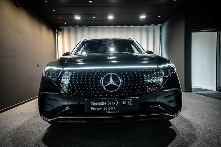 Sort Mercedes EQB350 fra 2025