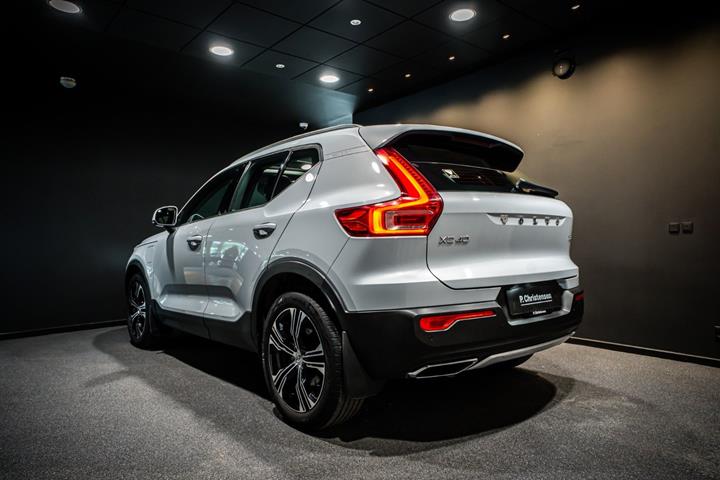 Hvid Volvo XC40 fra 2020
