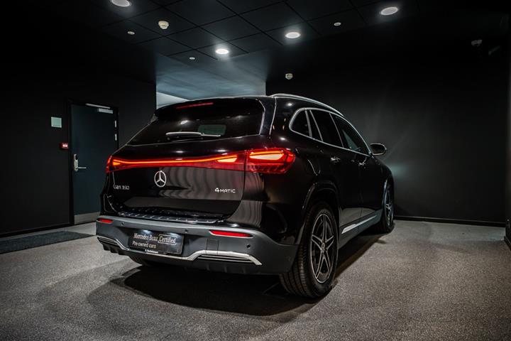 Sort Mercedes EQA350 fra 2024